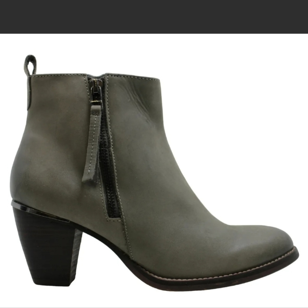 Steve Madden Leather Ankle Boots size 8 M Women’s